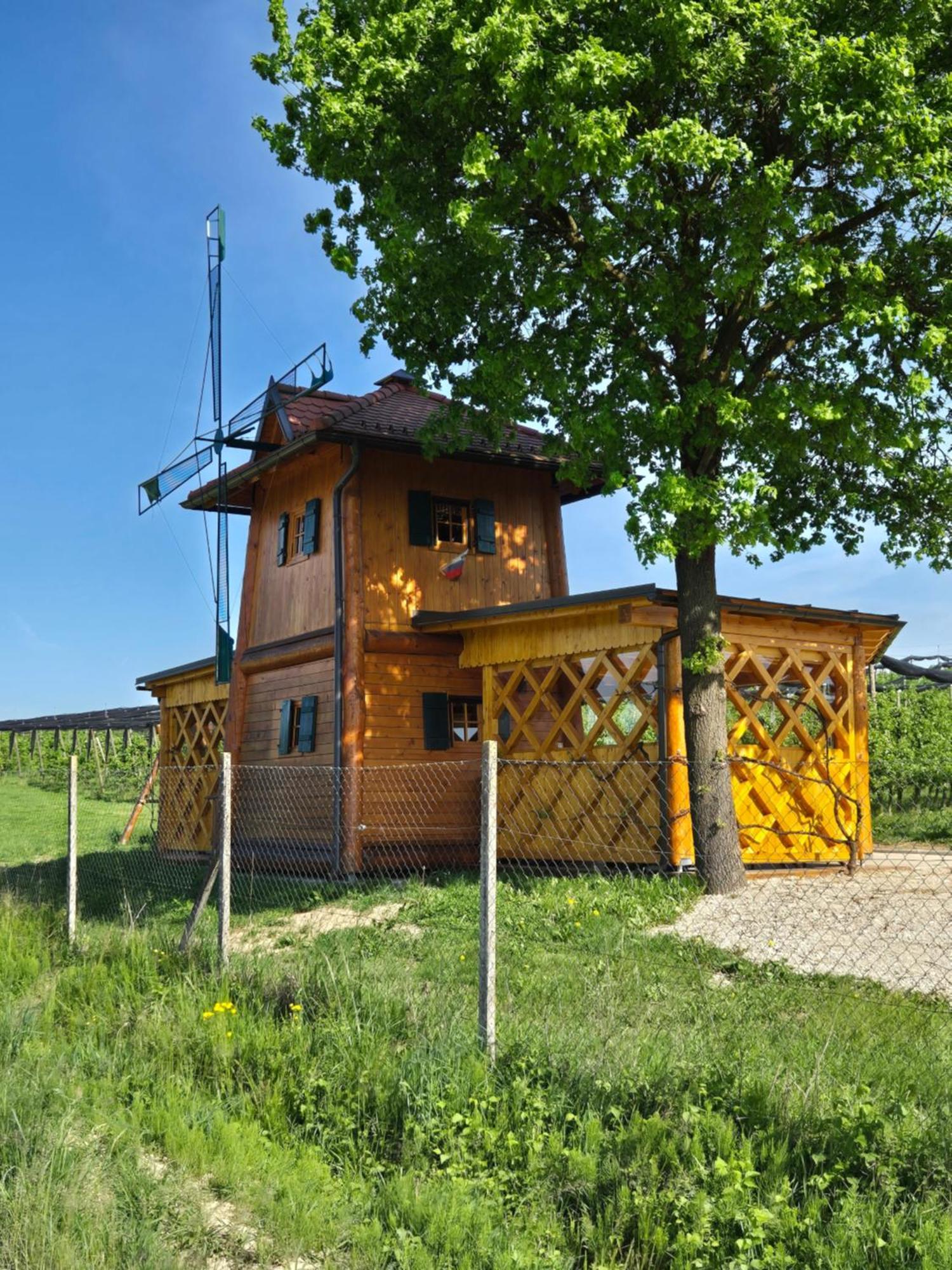 Unique Wooden Holiday House In Nature Lukovica pri Domzalah Екстер'єр фото